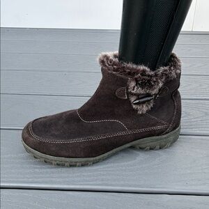 Khombu Gracie Suede Winter Ankle Boots Dark Brown Size 8.5